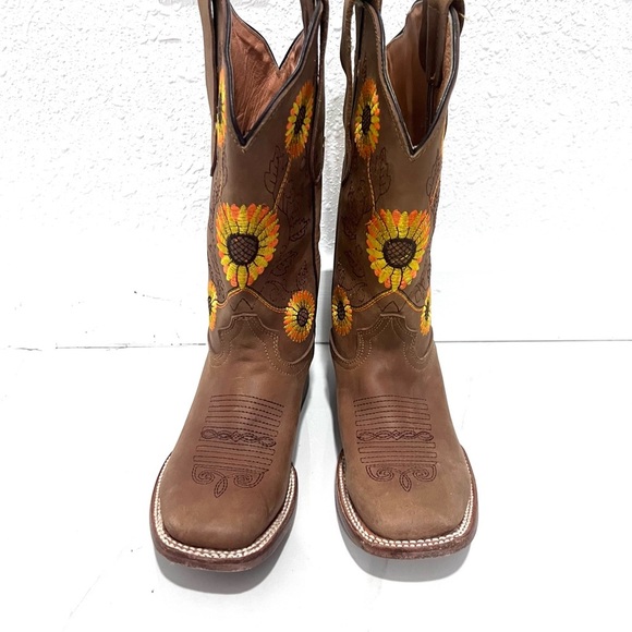 Brown Cowboy Boots with Sunflower Embroidery 5.5 - Picture 2 of 11